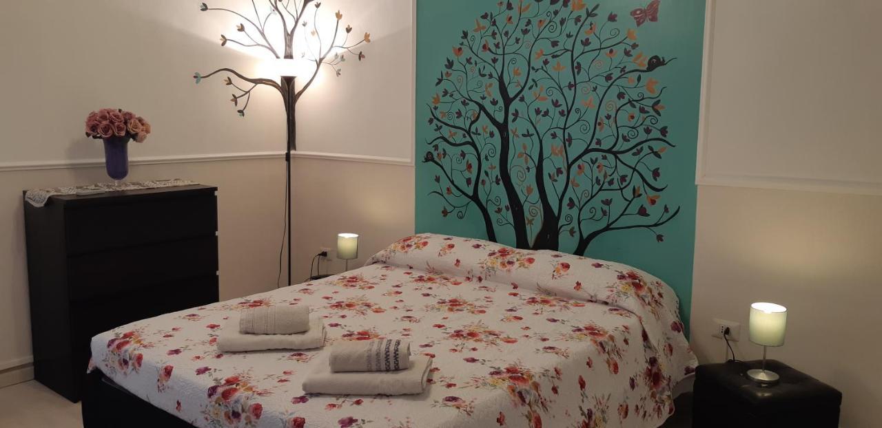Al 68 Di Piazza Cavour Bed & Breakfast Наполи Екстериор снимка