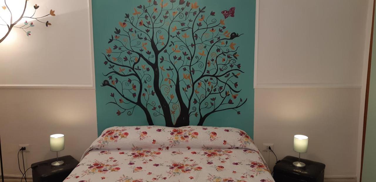 Al 68 Di Piazza Cavour Bed & Breakfast Наполи Екстериор снимка
