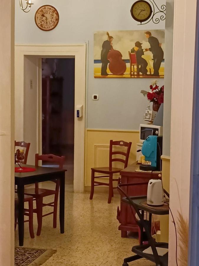 Al 68 Di Piazza Cavour Bed & Breakfast Наполи Екстериор снимка