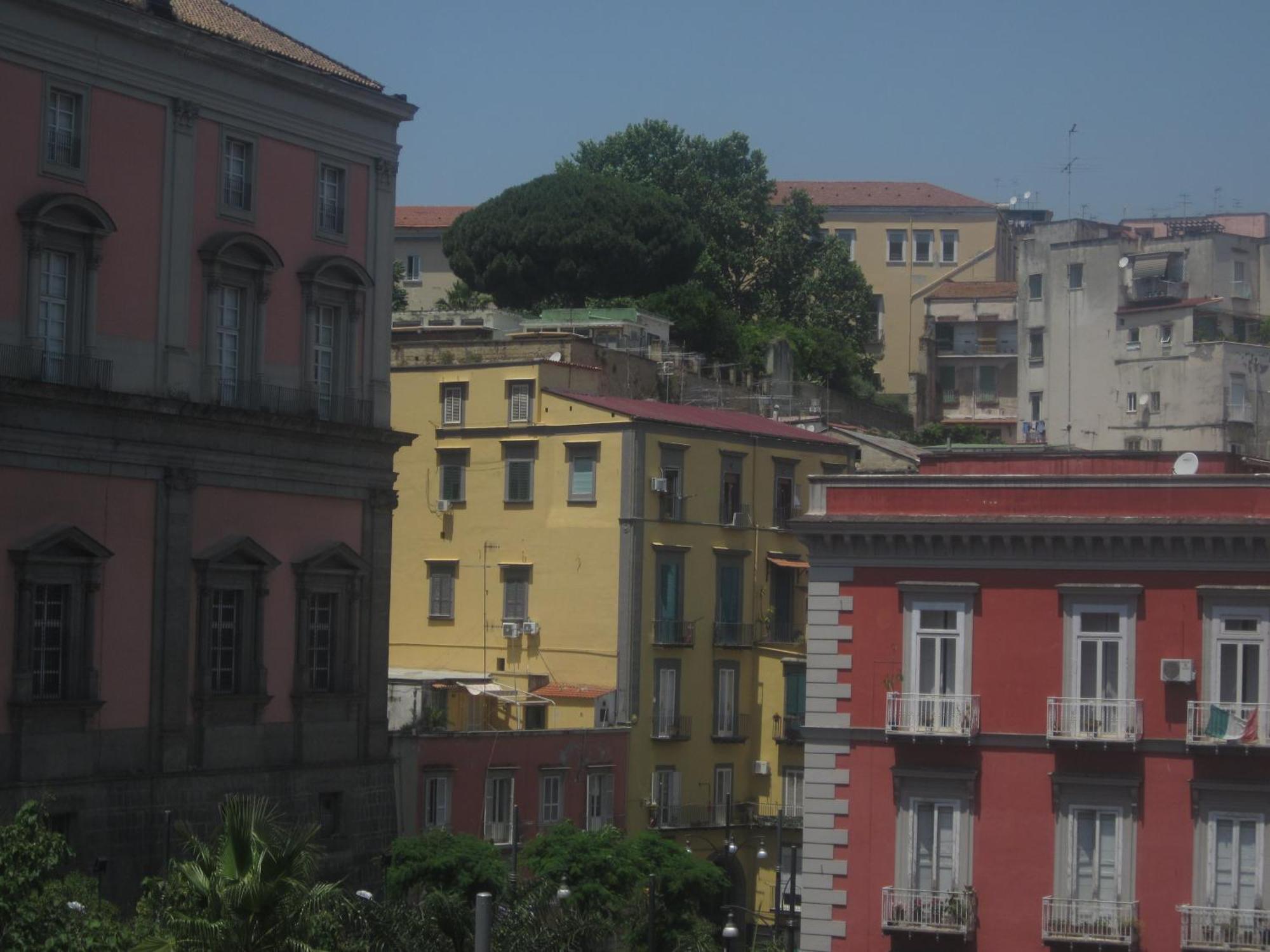 Al 68 Di Piazza Cavour Bed & Breakfast Наполи Екстериор снимка