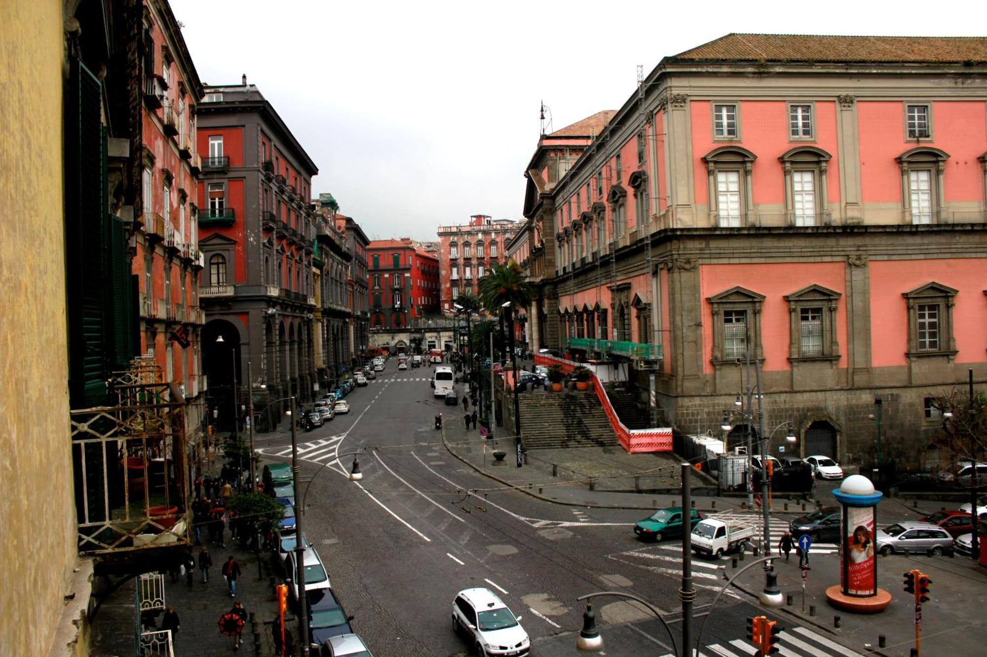 Al 68 Di Piazza Cavour Bed & Breakfast Наполи Екстериор снимка