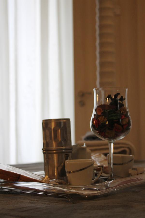 Al 68 Di Piazza Cavour Bed & Breakfast Наполи Екстериор снимка