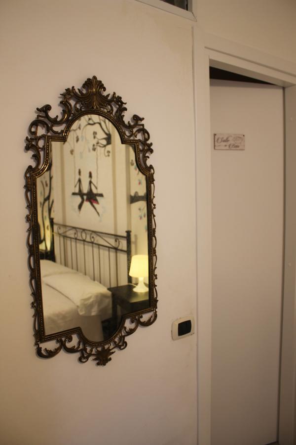 Al 68 Di Piazza Cavour Bed & Breakfast Наполи Екстериор снимка
