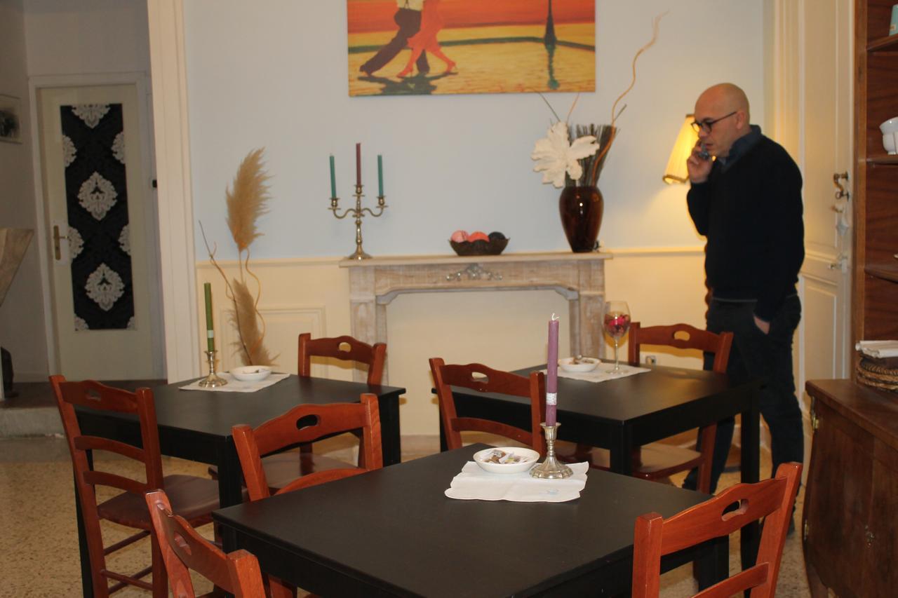 Al 68 Di Piazza Cavour Bed & Breakfast Наполи Екстериор снимка