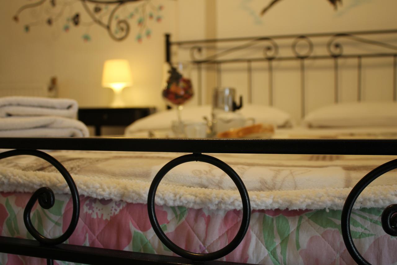 Al 68 Di Piazza Cavour Bed & Breakfast Наполи Екстериор снимка