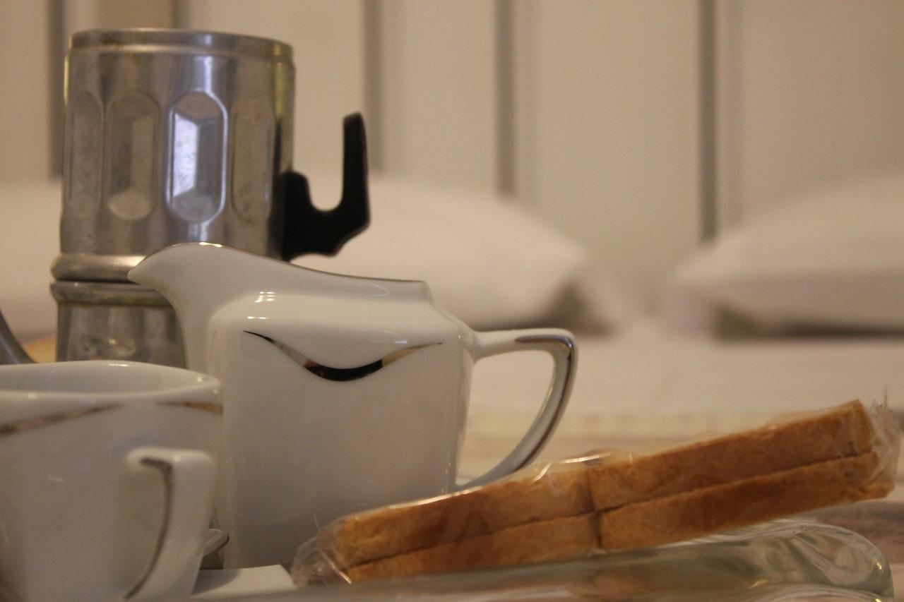 Al 68 Di Piazza Cavour Bed & Breakfast Наполи Екстериор снимка