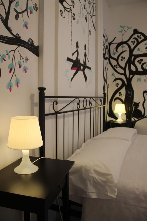 Al 68 Di Piazza Cavour Bed & Breakfast Наполи Екстериор снимка