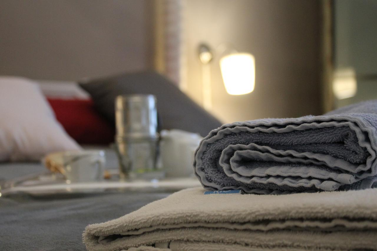 Al 68 Di Piazza Cavour Bed & Breakfast Наполи Екстериор снимка