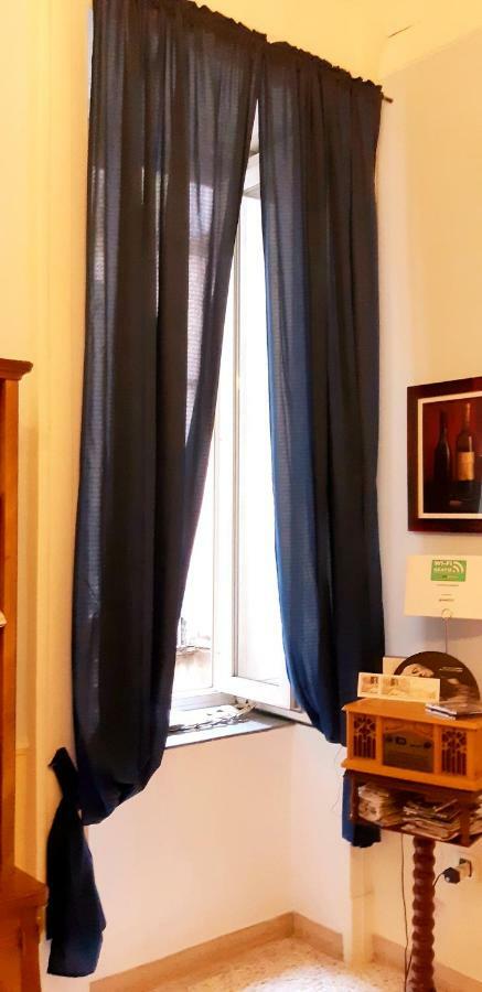 Al 68 Di Piazza Cavour Bed & Breakfast Наполи Екстериор снимка
